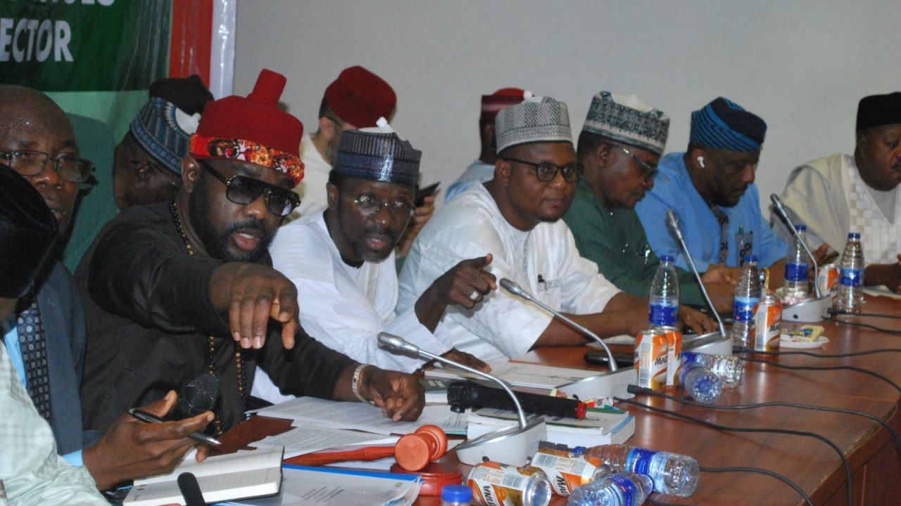 Reps move to resolve rift between fuel importers, local refiners